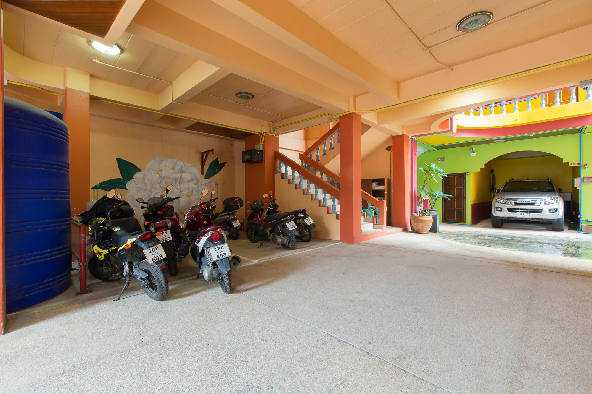 Patong Chusri Hotel מראה חיצוני תמונה