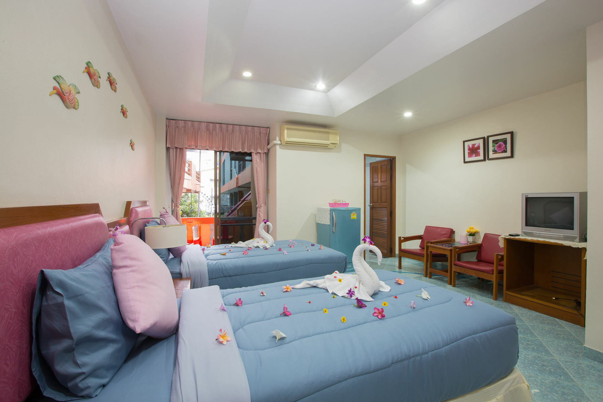 Patong Chusri Hotel מראה חיצוני תמונה