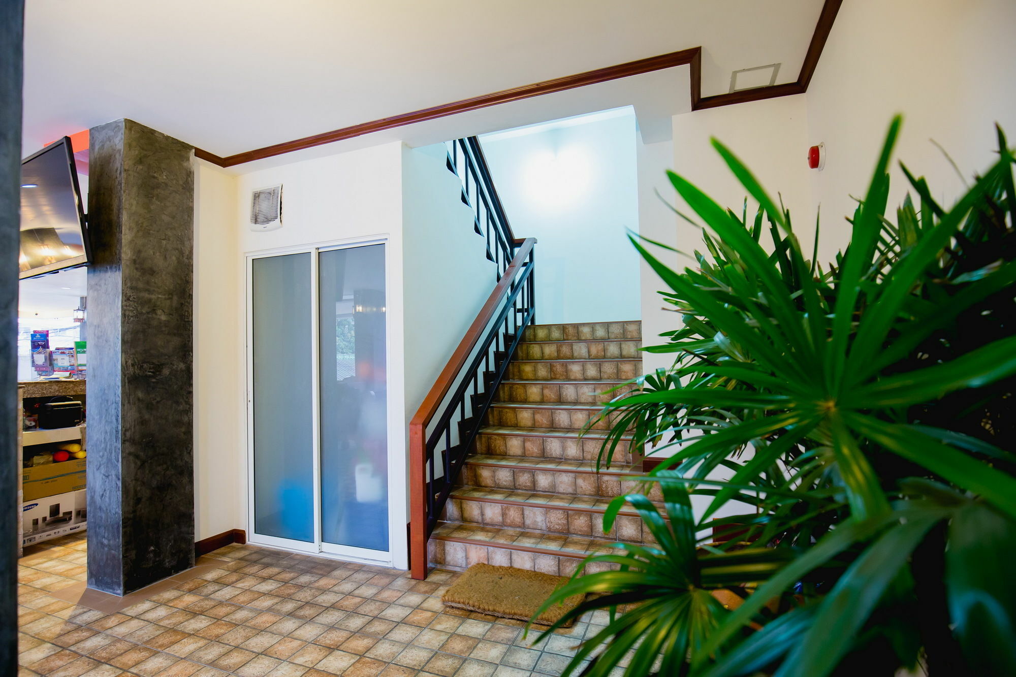 Patong Chusri Hotel מראה חיצוני תמונה