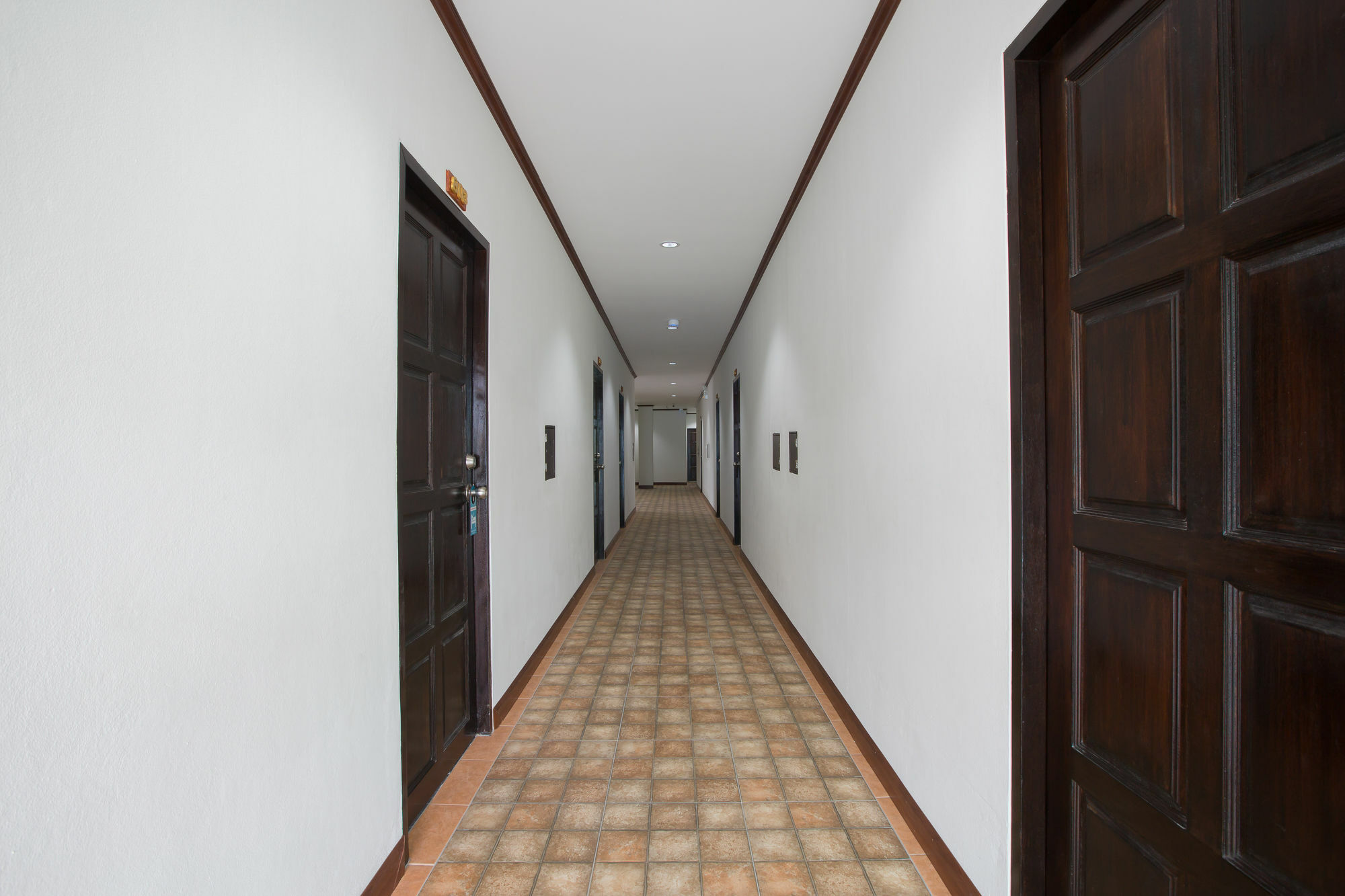 Patong Chusri Hotel מראה חיצוני תמונה