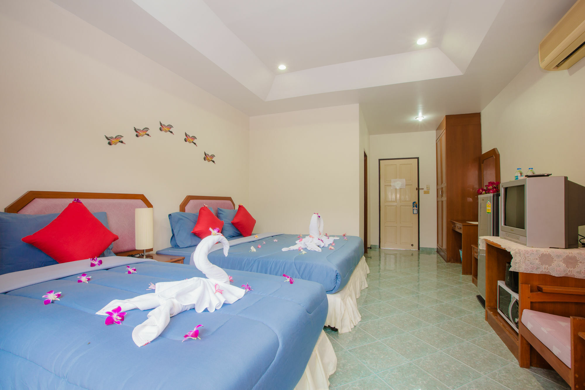 Patong Chusri Hotel מראה חיצוני תמונה