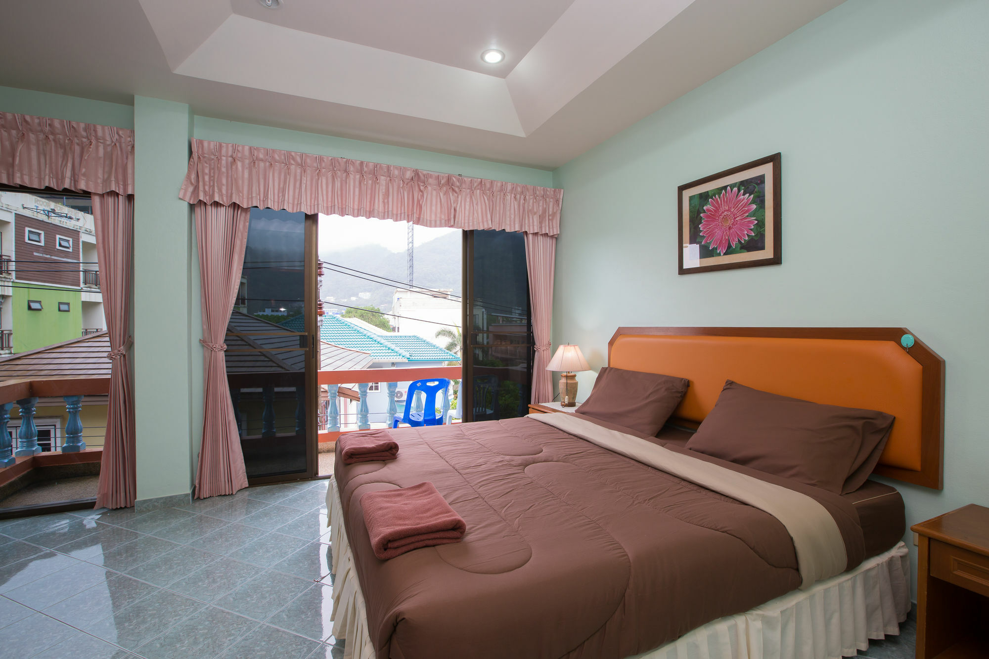 Patong Chusri Hotel מראה חיצוני תמונה
