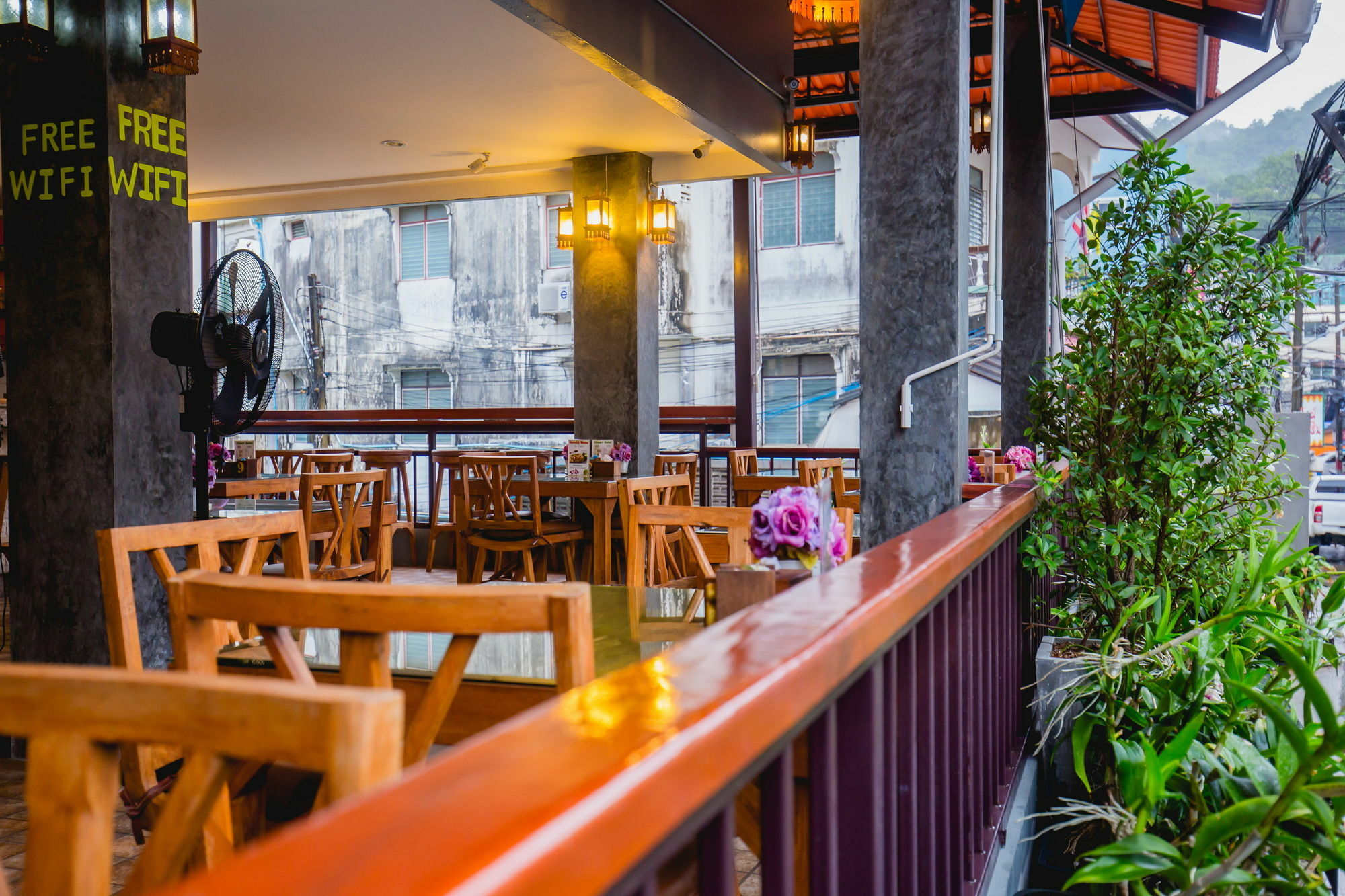 Patong Chusri Hotel מראה חיצוני תמונה